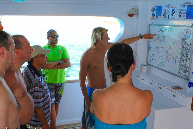 2-Dive adventure-Safe & Top-rated boat for Certified Divers - Getting comfortable on the 27-meter boat