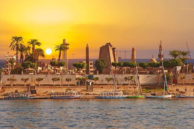 2 Nights Nile cruise from Aswan to Luxor&Abu Simbel And Balloon - Day three: a hot-air balloon over Luxor