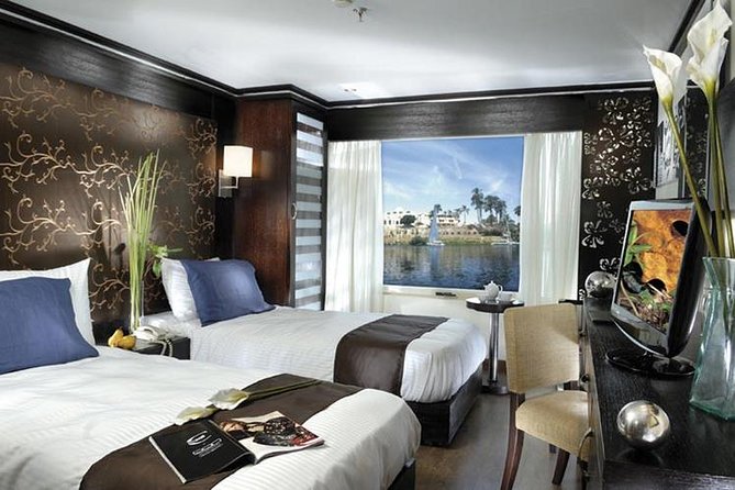 4-Day 3-Night Nile Cruise from Aswan to Luxor - Luxury Tour - Day two: Kom Ombo, Edfu, and an evening onboard