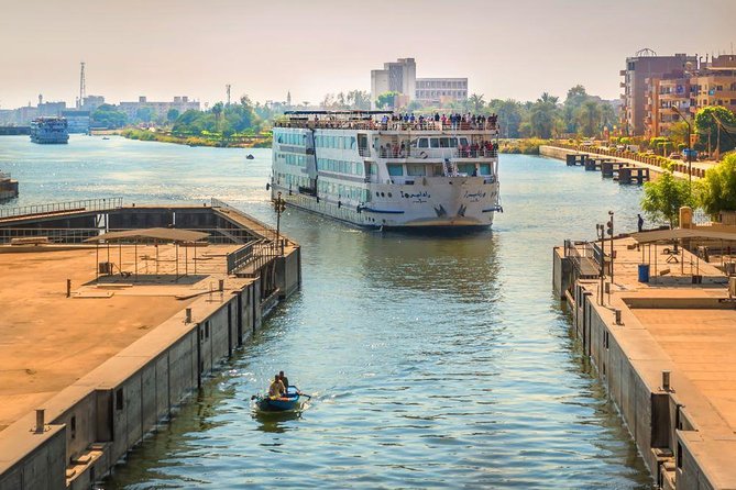 4-Day 3-Night Nile Cruise from Aswan to Luxor With Balloon and Abu Simbel - Day four: sunrise over Luxor by balloon