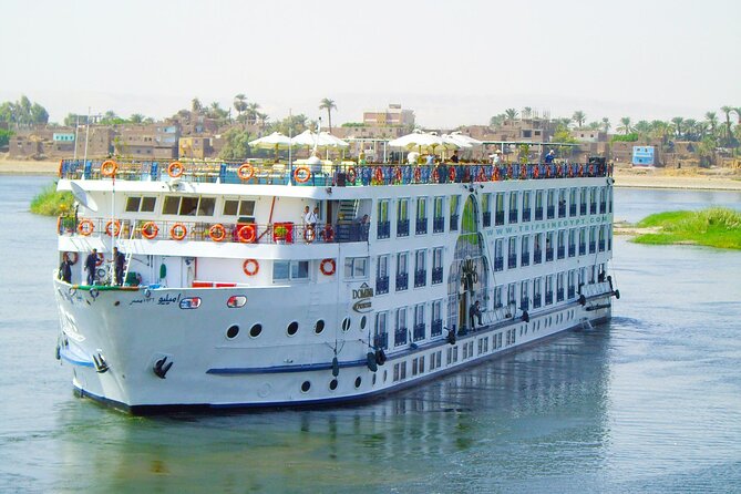4 Day Nile Cruise Aswan to Luxor, Abu Simbel & Hot Air Balloon - Day one: Philae by motorboat and the Aswan High Dam