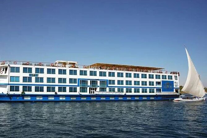 4 Days 3 Night Nile Cruise from Aswan with Abu Simbel and Balloon - Day three: Edfu, Esna, and Luxor’s evening temples