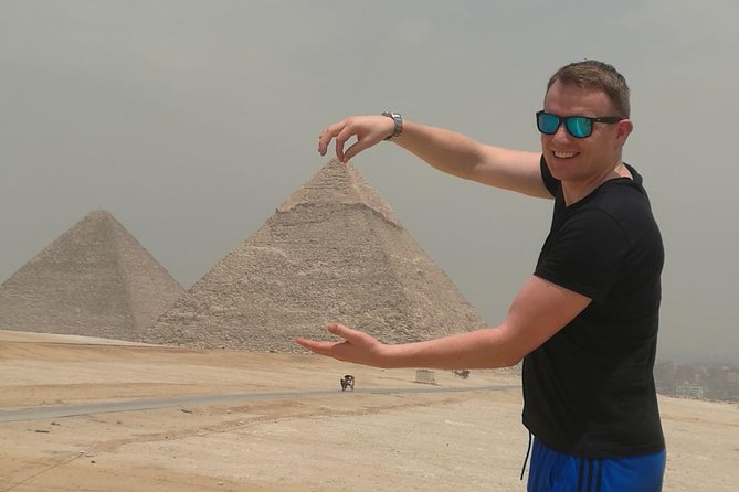 8-Hour Private Tour to the Pyramids of Giza and Saqqara from Cairo - What the $81.28 price really covers