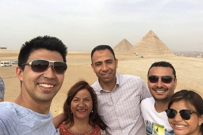 All Inclusive Day tour 8hrs Pyramids, Egyptian Museum and Khan Al-Khalili bazaar - How the private guide changes the experience