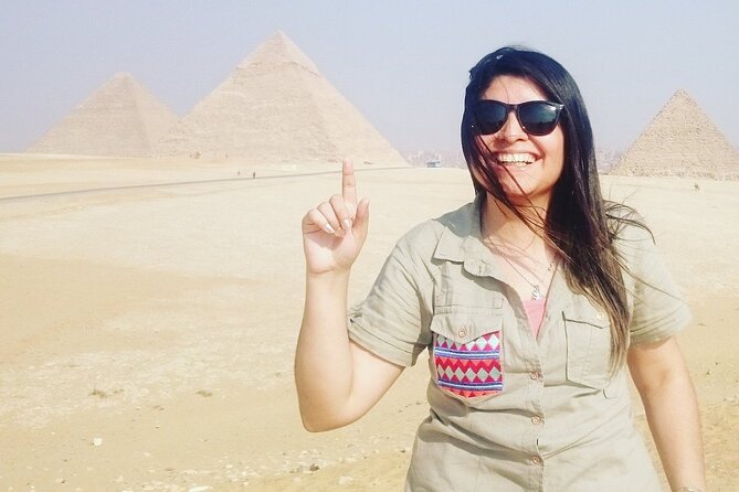 All Inclusive Day tour 8hrs Pyramids, Egyptian Museum and Khan Al-Khalili bazaar - Meeting the Great Sphinx and stopping for lunch