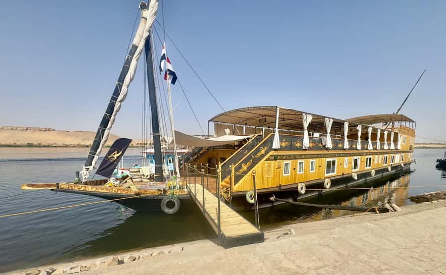 Aswan to Luxor: 4-Day Luxury Dahabiya Nile Cruise Adventure - Day 1: Philae Temple and your first night on the Nile