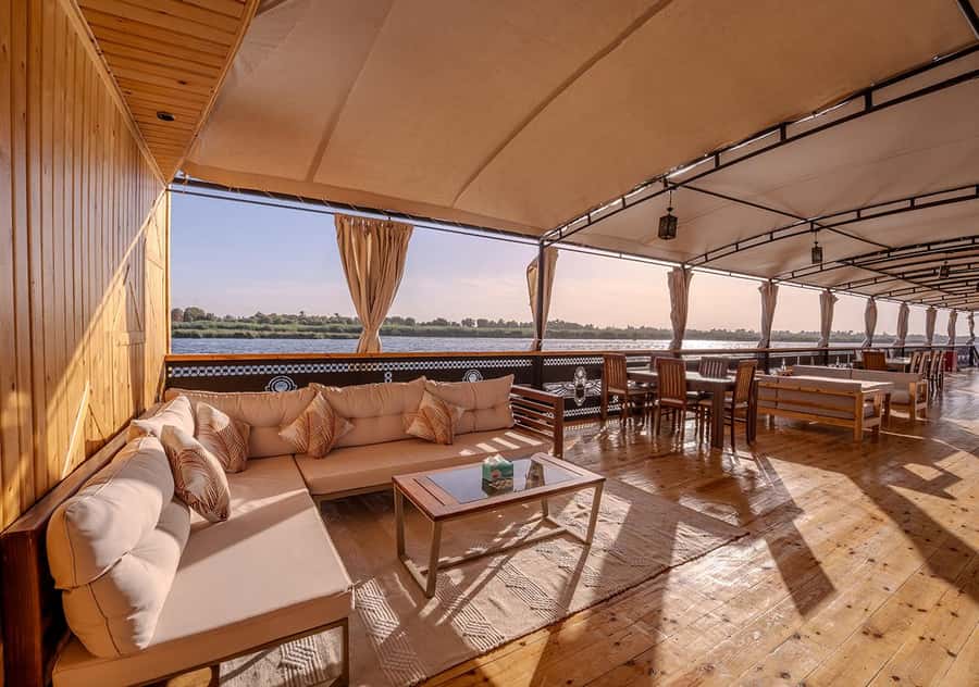 Aswan to Luxor: 4-Day Luxury Dahabiya Nile Cruise Adventure - Day 2: Kom Ombo, swimming, and an easy river day