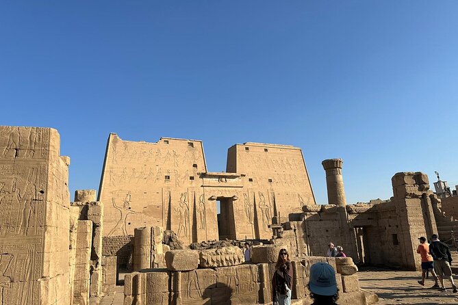 Aswan to Luxor via kom ombo and EDFu temples - What the transport and guiding setup really means