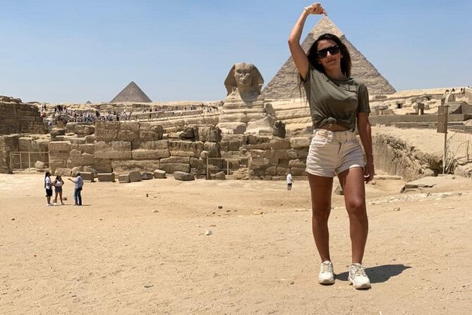 Cairo 8 Hour Private Tour Giza Pyramids, Egyptian Museum & Bazaar - Seeing all three pyramids at Giza