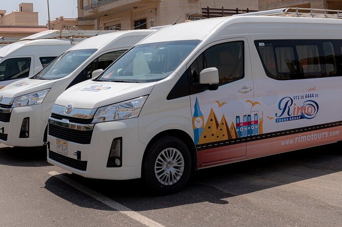 Cairo Airport Private Arrival/Departure Transfer to any address/hotel in Giza - Sedan or minivan: choosing the right vehicle
