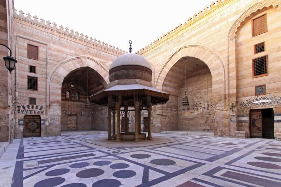 Cairo: All-Inclusive Coptic & Islamic Cairo Tour with Lunch - What lunch adds to the experience