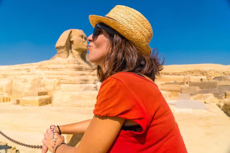 Cairo: All-Inclusive Giza Pyramids & Egyptian Museum Tour - Walking down to the Great Sphinx