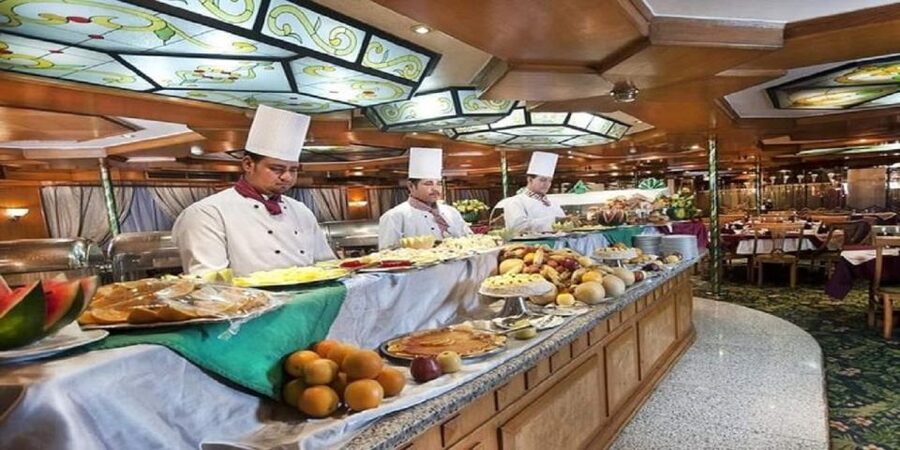 Cairo: Buffet Dinner Cruise with Folkloric Show - Folkloric music and belly dancing on board