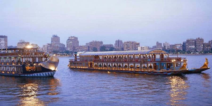 Cairo: Buffet Dinner Cruise with Folkloric Show - Cairo at night from the river