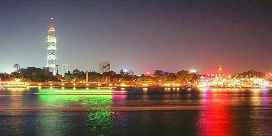 Cairo: Buffet Dinner Cruise with Folkloric Show - How the crowd affects the experience