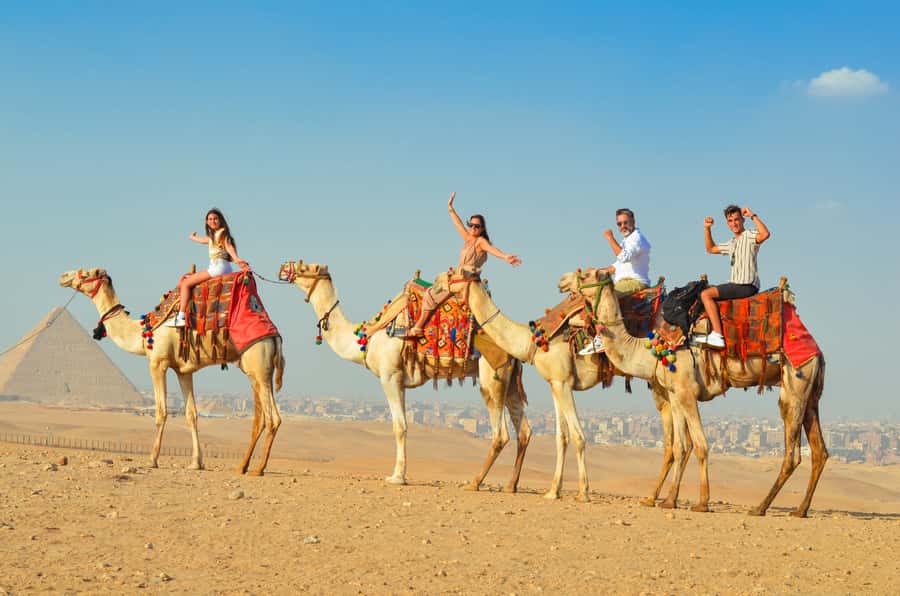 Cairo: Camel Ride Around The Pyramids with Hotel Pickup - The pyramids and Sphinx: what you will actually see