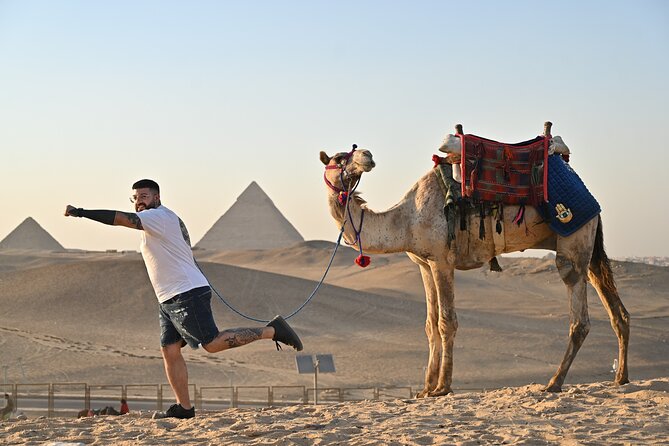 Cairo Day Tour: Grand Egyptian Museum, Giza Pyramids & Sphinx - The panoramic viewpoint and the classic pyramid photo