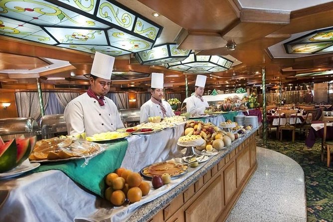 Cairo: Dinner Cruise on the Nile River with Entertainment - A Cairo night that begins on the river