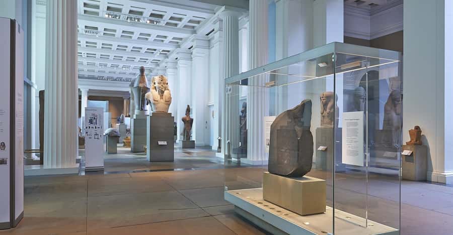 Cairo: Egyptian Museum 4-Hour Private Tour with Transfer - Inside the galleries: seeing Egypt in order