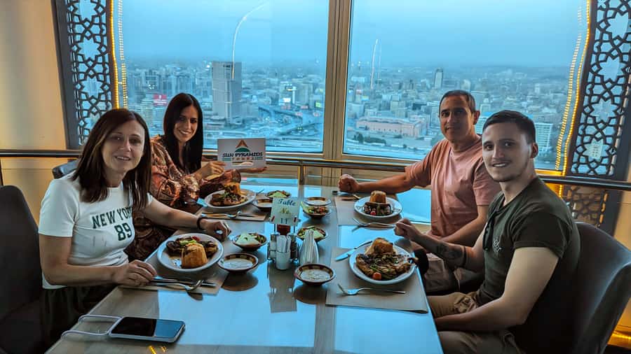 Cairo: El-Moez Street, Cairo Tower, and El-Fishawy Café - The guide can make or break the evening