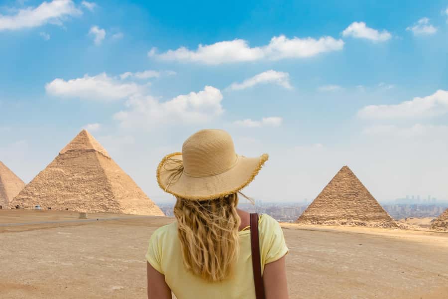 Cairo: Female-Guided Pyramids, Sphinx & Museum City Tour - Egyptian lunch in Giza