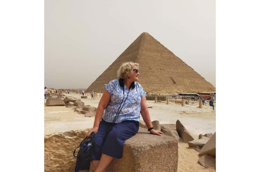 Cairo: Giza Pyramids & Grand Egyptian Museum Tour with Lunch - Hotel pickup and the drive to Giza