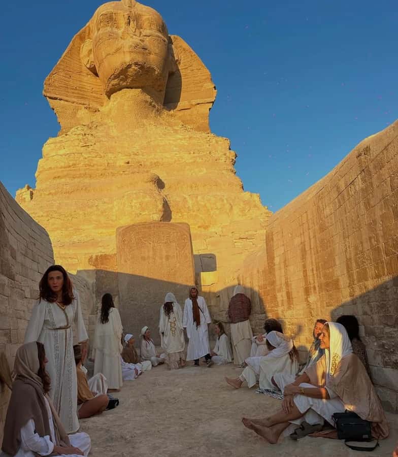 Cairo: Giza Pyramids, Memphis, and Sakkara Day Trip - Guides, languages, and the human side of the day