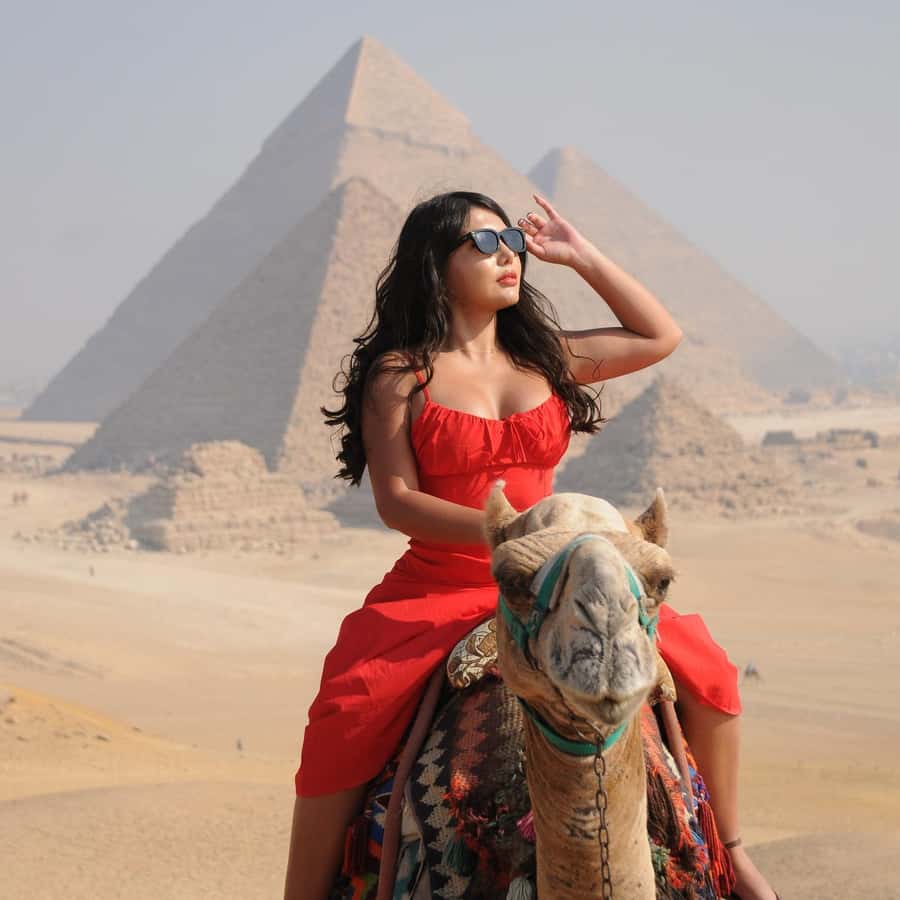 Cairo: Giza Pyramids, Memphis, and Sakkara Day Trip - Giza Plateau: the famous three pyramids