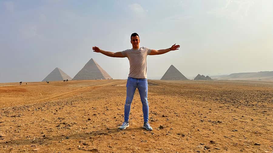 Cairo: Giza Pyramids, Museum & Tahrir Square Private Tour. - Meeting the Sphinx and the Valley Temple