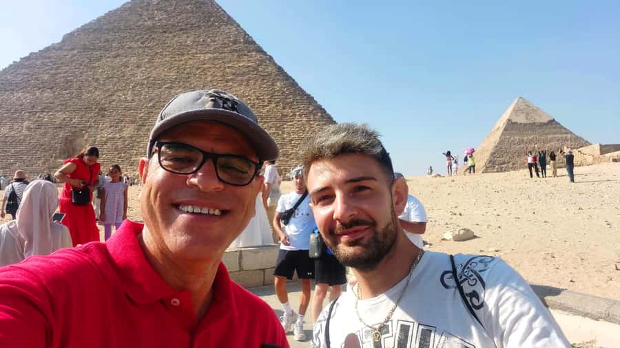 Cairo: Giza Pyramids, Museum & Tahrir Square Private Tour. - Seeing Cheops, Chephren, and Mykerinus at Giza