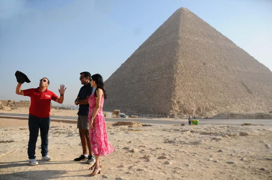 Cairo: Giza pyramids, Sphinx, and Great Pyramid Tour - The Sphinx and the Valley Temple of Khafre