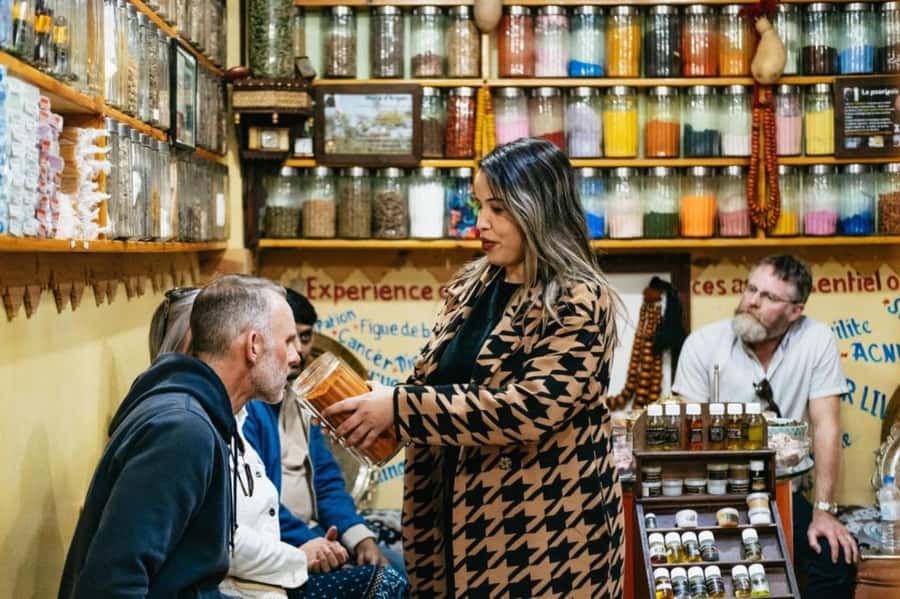 Cairo: Half Day Shopping tour - Merit Bazaar and the personal cartouche