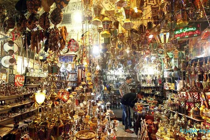 Cairo: Khan el-Khalili Tour from Cairo Giza hotels with lunch - What the guide adds to the experience