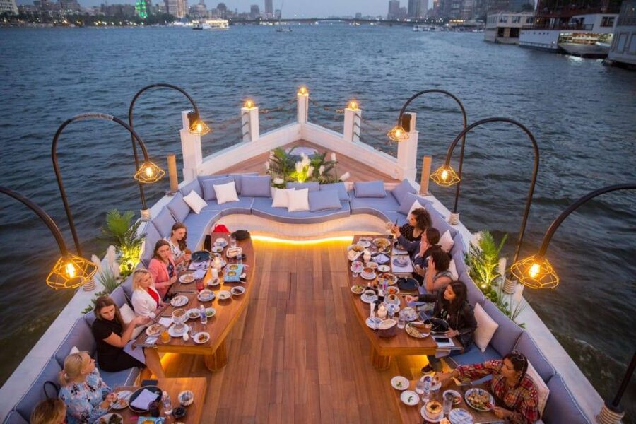 Cairo: Nile Dinner Cruise with Belly Dancer Show and Music - Belly dancing and live music set the tone