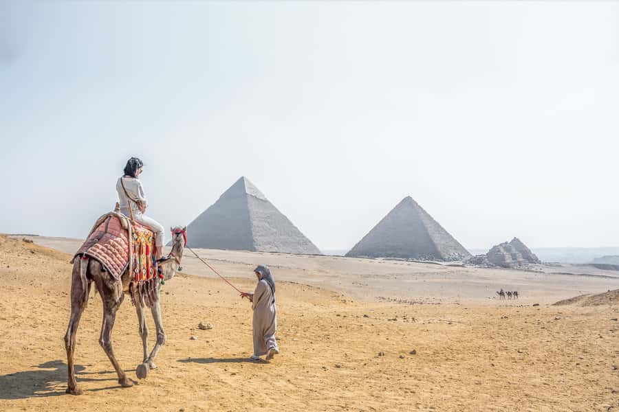 Cairo: Pyramids, Bazaar, Citadel Tour with Photographer - Giza Plateau: start with the Pyramids