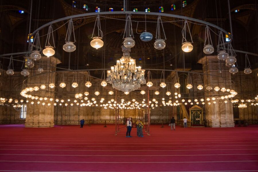 Cairo: Pyramids, Bazaar, Citadel Tour with Photographer - Khan El-Khalili and the art of shopping without stress