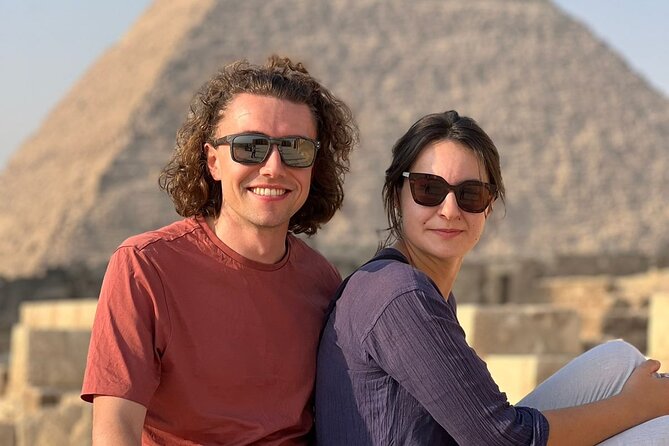 Cairo: Pyramids, Bazaar, Lunch with Female Guide - A practical half-day at the Giza Pyramids