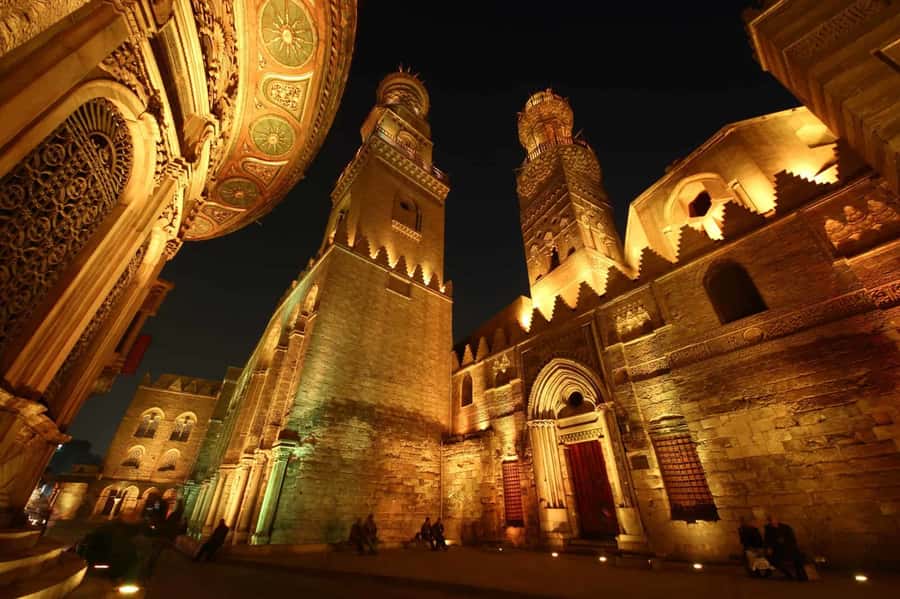 Cairo: Pyramids of Giza Sound & Light Show with City Tour - The guides and drivers are part of the experience