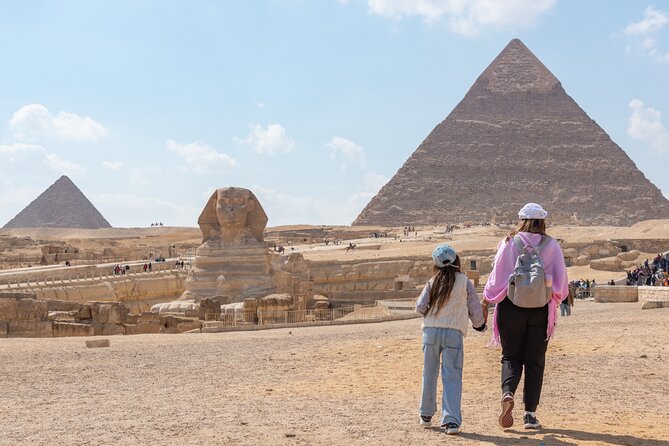 Cairo: Pyramids, Sphinx, Museum & Bazaar Tour with Female Guide - Why the female guide changes the feel of the day