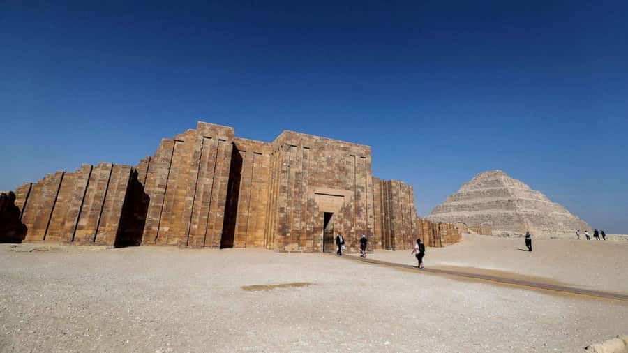 Cairo: Sakkara, Memphis & Dahshur Pyramids Trip - A private car matters in Cairo