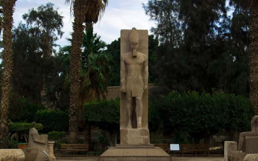Cairo: Saqqara, Memphis, and Dahshur Day Trip with Lunch - Memphis and the fallen Ramses II