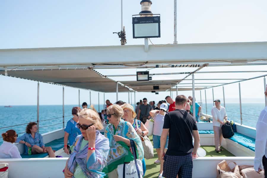 Conquest 2 Hour Semi Submarine with snorkeling from Hurghada - The guided snorkeling stop