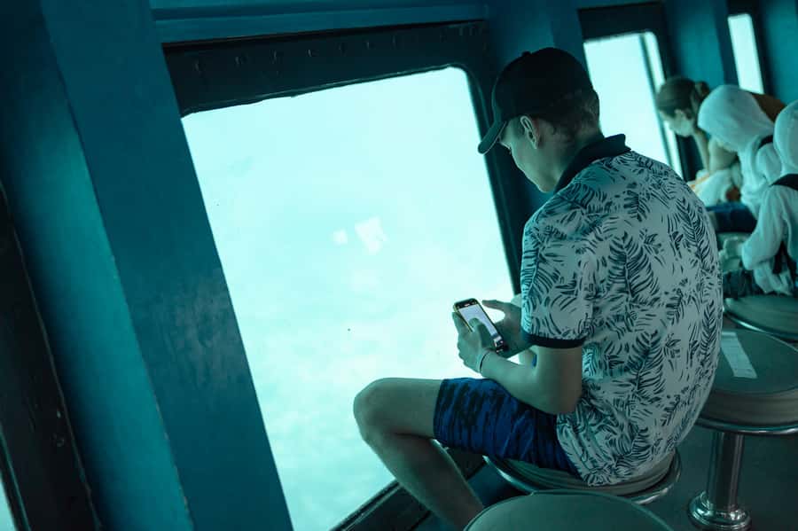Conquest 2 Hour Semi Submarine with snorkeling from Hurghada - Guide languages and the photo team