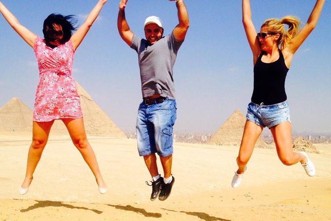 Day-Tour To Giza Pyramids, Great Sphinx, Egyptian Museum & Khan El Khalili - The Great Sphinx: a short stop with a huge subject