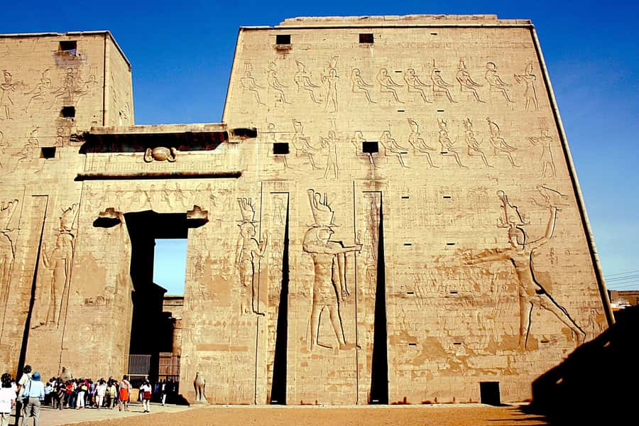 Day Tour visit Edfu Kom Ombo temples from Luxor - Leaving Luxor for Edfu