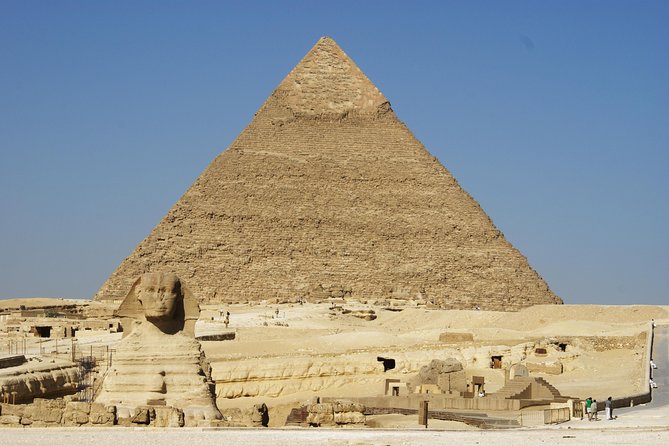 Day trip from Hurghada to Cairo by plane - Lunch and the optional Nile cruise