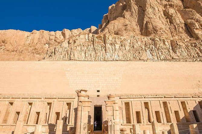 Day Trip to Luxor from Cairo by Air - Karnak Temple: two hours among royal builders