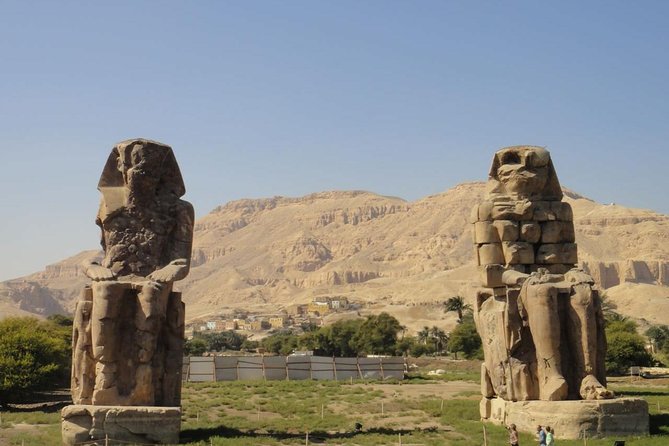 Day Trip To Luxor From Cairo By Plane Including Lunch - Lunch before the East Bank temples