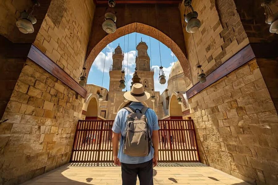 Discover Cairo: Pyramids, Museum & Sphinx Tour from Hurghada - The Egyptian Museum turns monuments into history