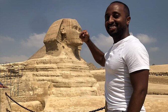 Egypt Shore tours to Giza Pyramids & Museum& bazaar from Alexandria or Port said - Standing before the Giza Pyramids